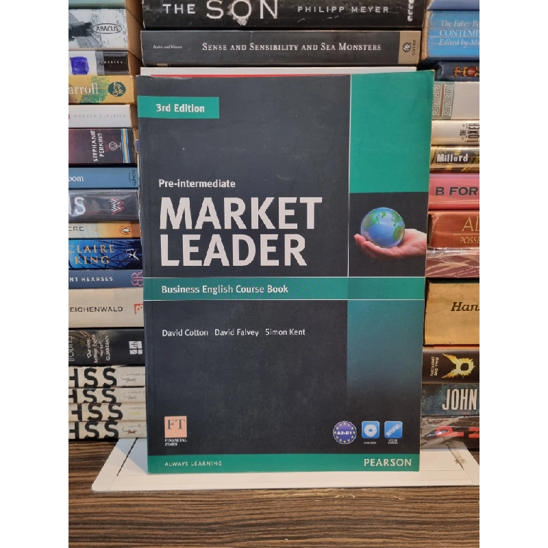 MARKET LEADER : Business English Course Book (Pre-intermediate) - David Cotton, David Falvey, Simon Kent 160782