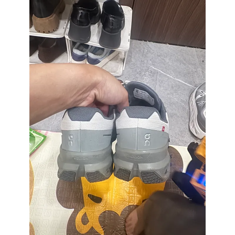 Giầy on running 973202