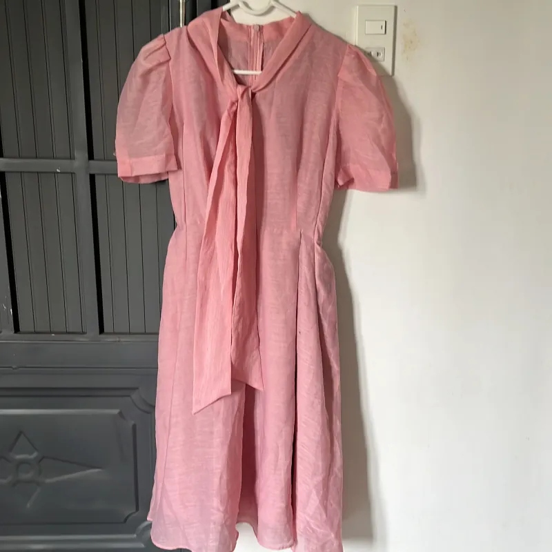 Váy Hồng đào tay bồng size S 1012922