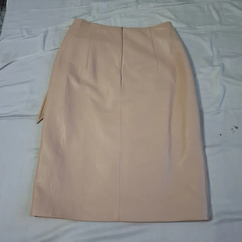Chân váy xẻ vải da, màu be nhạt, sizze S , hành mới còn tem 750705