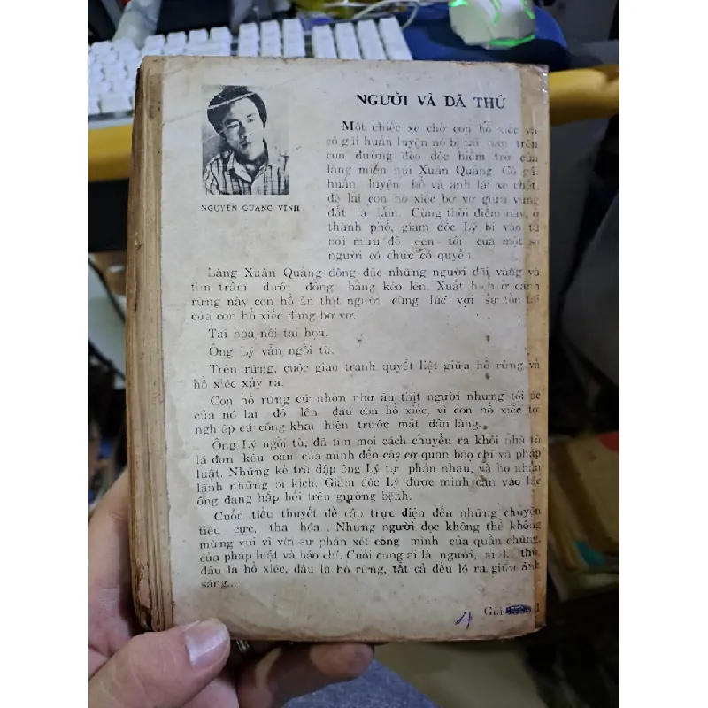 Người và dã thú Nguyễn Quang Vinh mới 80% ố rách gáy 1989 Văn học Việt Nam HCM1709 559897