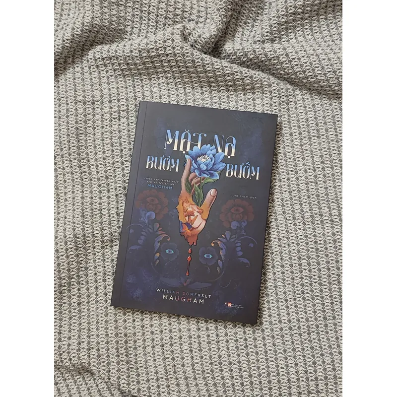 Mặt nạ bươm bướm  715372