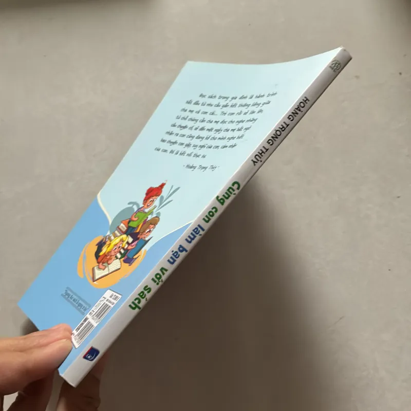 Cùng con làm bạn với sách - Hoàng Trọng Thuỷ (t01) 750567