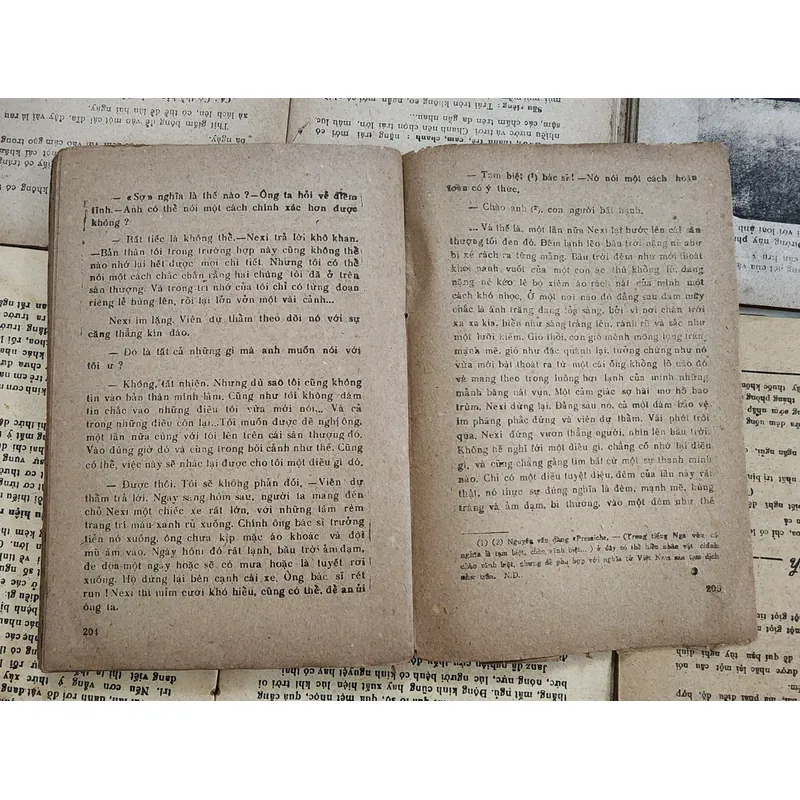 Tiểu thuyết CON THẰN LẰN TRẮNG - Pavel Vezhinov 728382