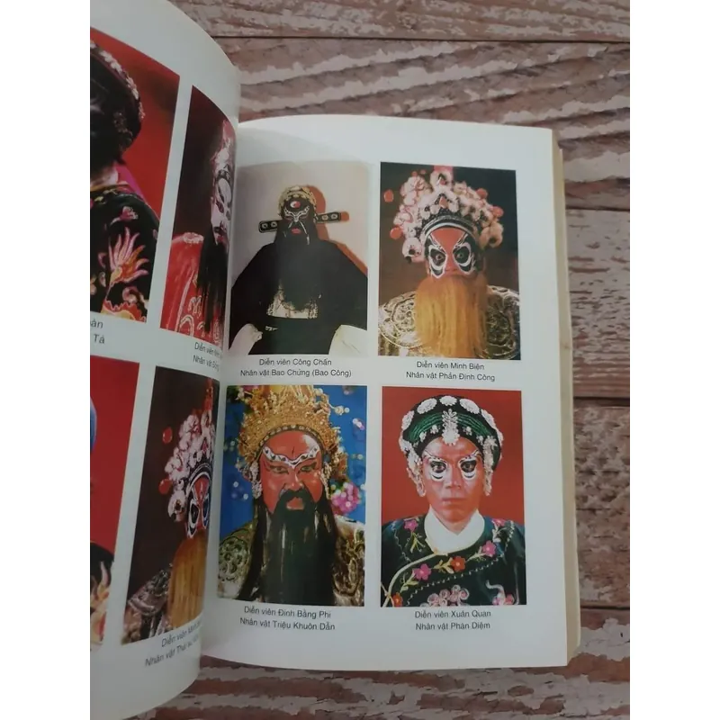 Nghệ thuật sân khấu hát bội - Lê Văn Chiêu  694452