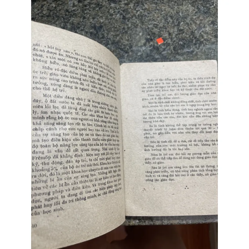 Người thầy giáo xã hội chủ nghĩa P.Ts Nguyễn Văn Lê XB 1984 787269