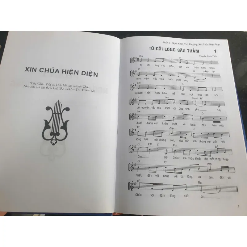 Tôn Vinh Chúa Hằng Hữu - Tuyển Tập Các Bài Thánh Ca 692678