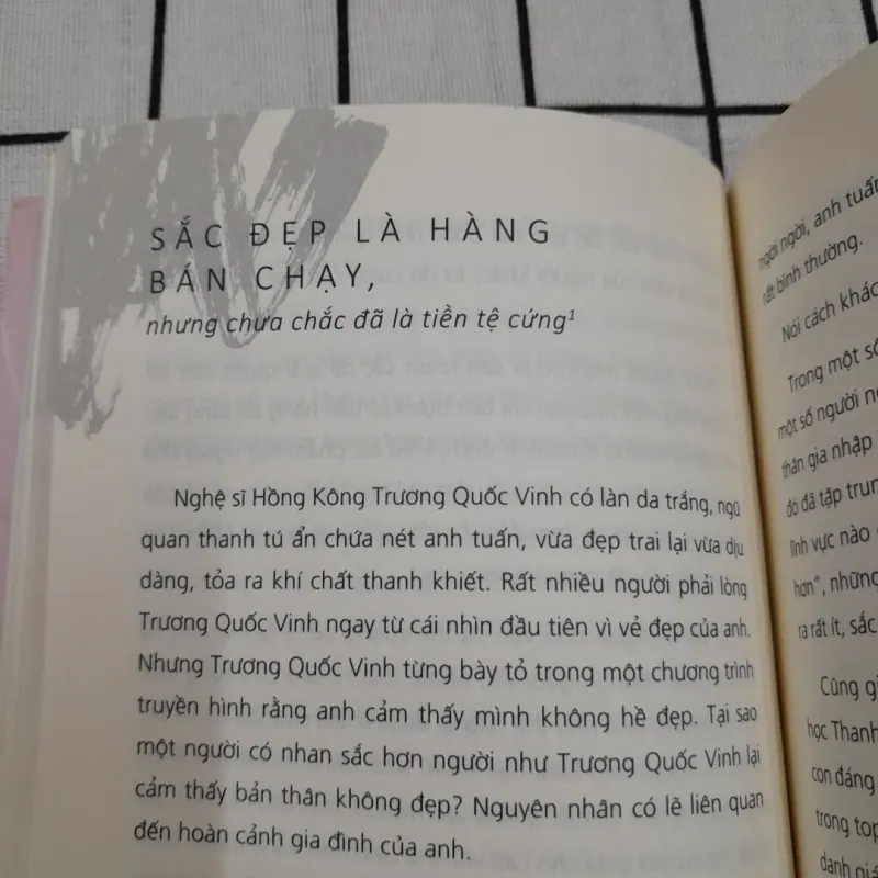 Làm sao để tồn tại giữa thời đại chuộng Nhan Sắc? Tg. TIÊU XƯỚC. 573642