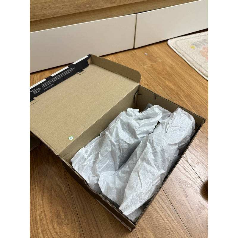 giày adidas auth mới 100%, nguyên box, túi, tem. chưa sử dụng 445926