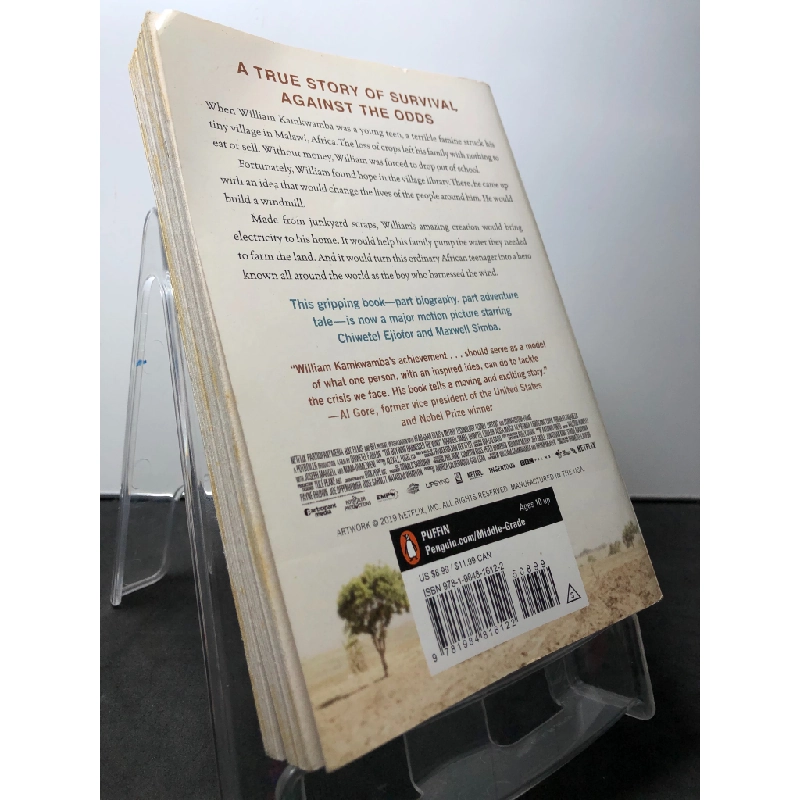 The boy who harnessed the wind mới 85% ố bẩn nhẹ William Kamkwamba HPB1408 NGOẠI VĂN 458483