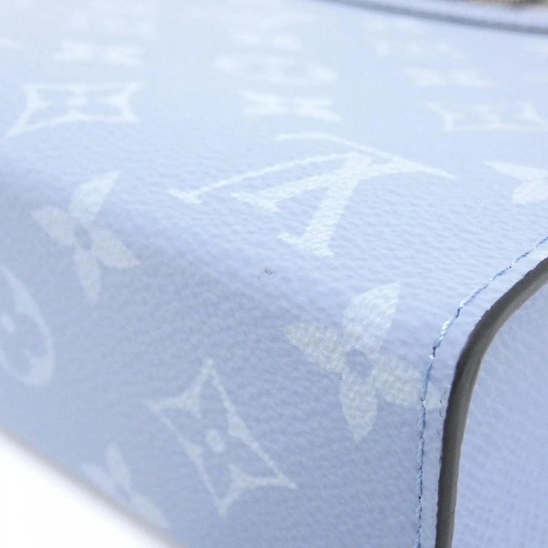 Túi đeo vai Louis Vuitton Taiga Lama Gaston Wearable Wallet M14114 612201