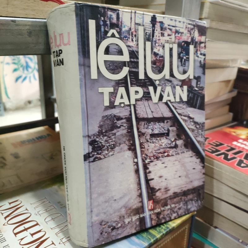 LÊ LỰU - TẠP VĂN 2002 300608