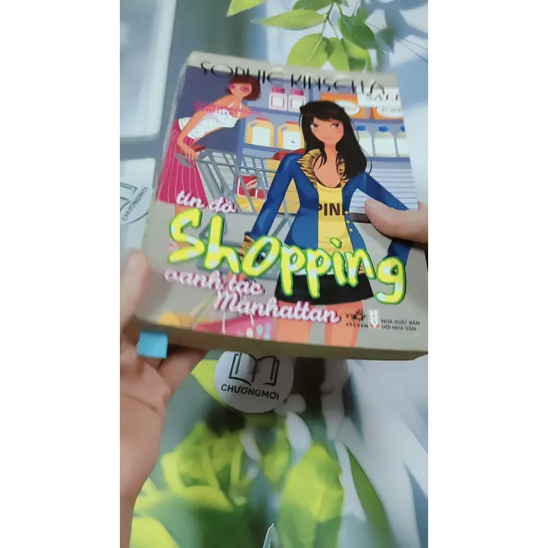 Tín Đồ Shopping Oanh Tạc Manhattan - Sophie Kinsella 744776
