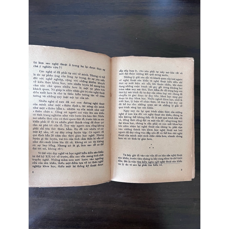 Nghệ thuật biểu diễn hiện thực tâm lý 551630