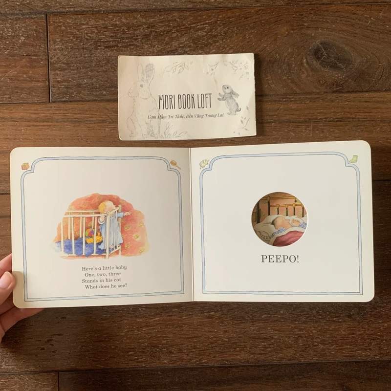Sách ngoại văn Peepo! – Sách đục lỗ, Used, Board Book 540726