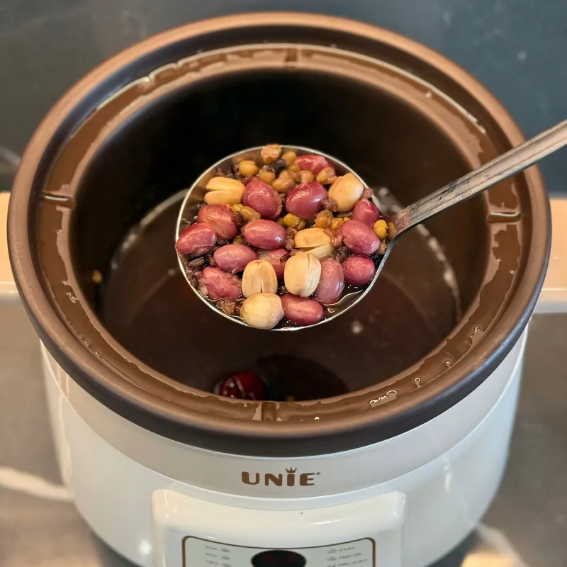 Nồi kho hầm đa năng UNIE USC308 dung tích 3L, lòng nồi gốm tử sa, 8 chức năng kho hầm 738732