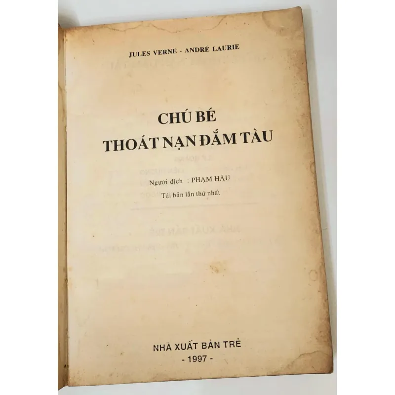 CHÚ BÉ THOÁT NẠN ĐẮM TÀU (Jules Verne & André Laure) 759342