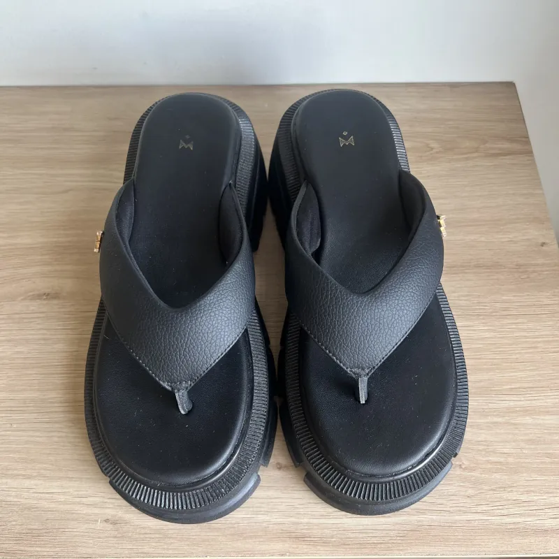 Dép sandal nữ THE QUEEN WOLF màu đen size 36 596009