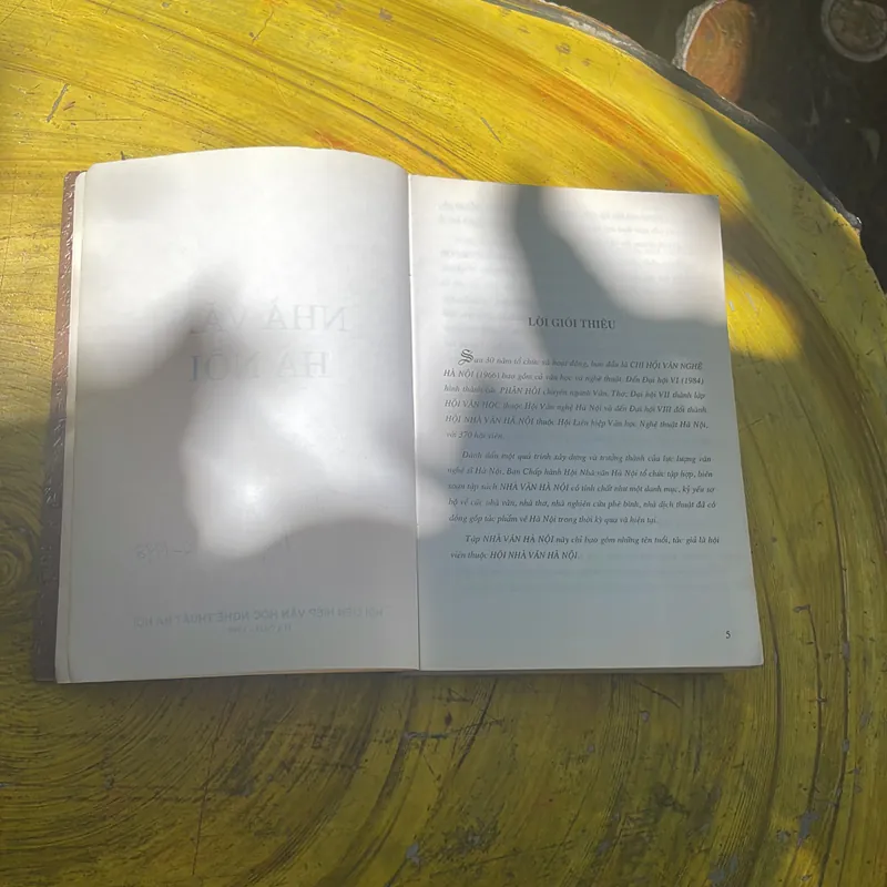 NHÀ VĂN HÀ NỘI 592897