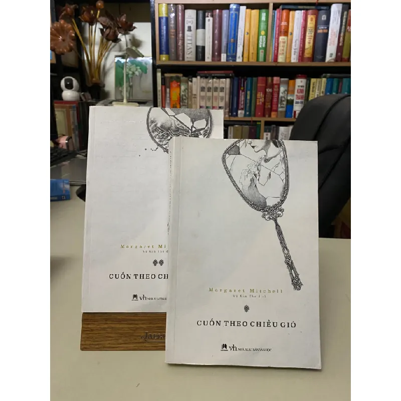 Cuốn Theo Chiều Gió ( Bộ bìa mềm 2 tập)- Margaret Mitchell- Vũ Kim Thư dịch- Tiểu thuyết- Sách lưu kho mới 95% STB624 Blogmeo 27525 588032