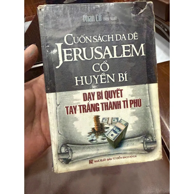 CUỐN SÁCH DA DÊ JERUSALEM CỔ HUYỀN BÍ – PHAN CỨ- K5 1033843