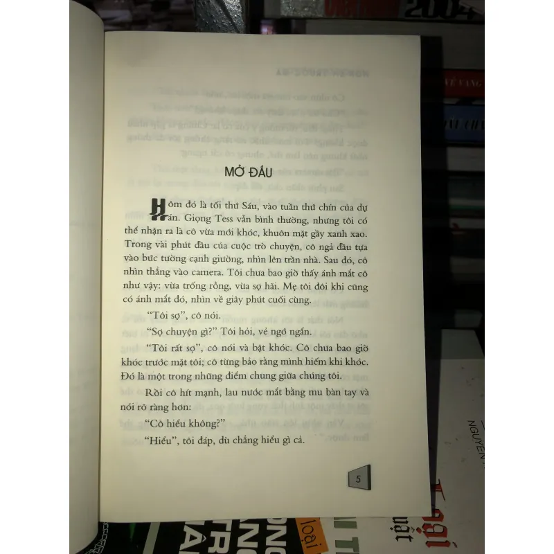 Hôn em trước đã - Lottie Moggach 1001950