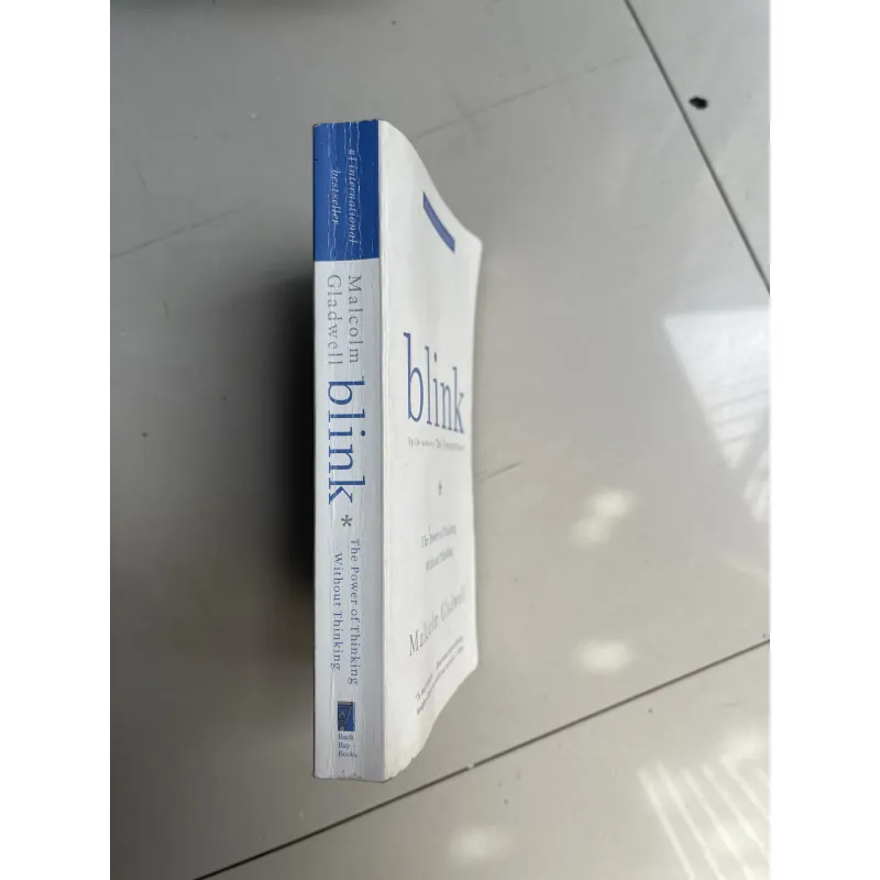 Blink - Malcom Gladwell  989937