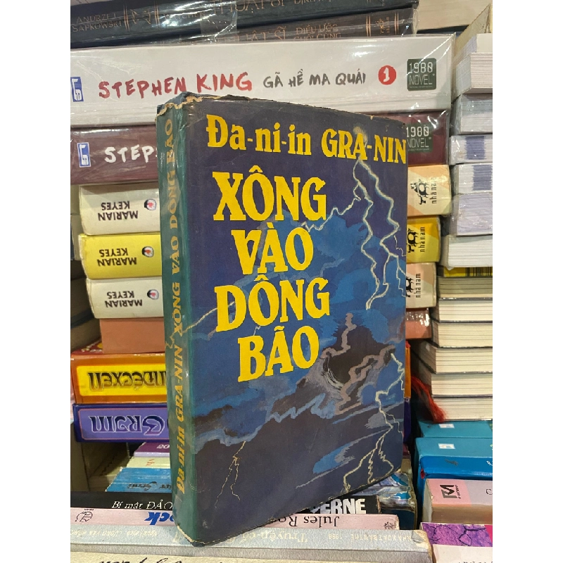 Xông vào dông bão - Đaniin Grani 129993