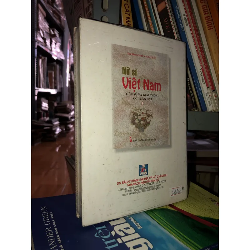 Nữ sĩ Việt Nan - Tiểu sử và giai thoại cổ - cận đại 733458