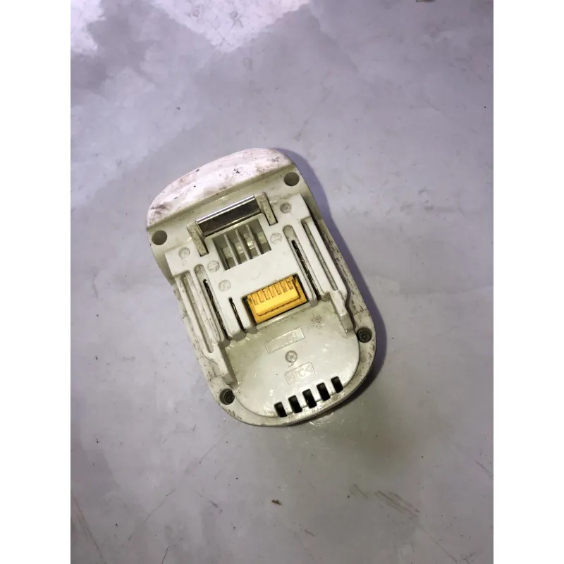 Xác pin 12V Makita Nhật 800402