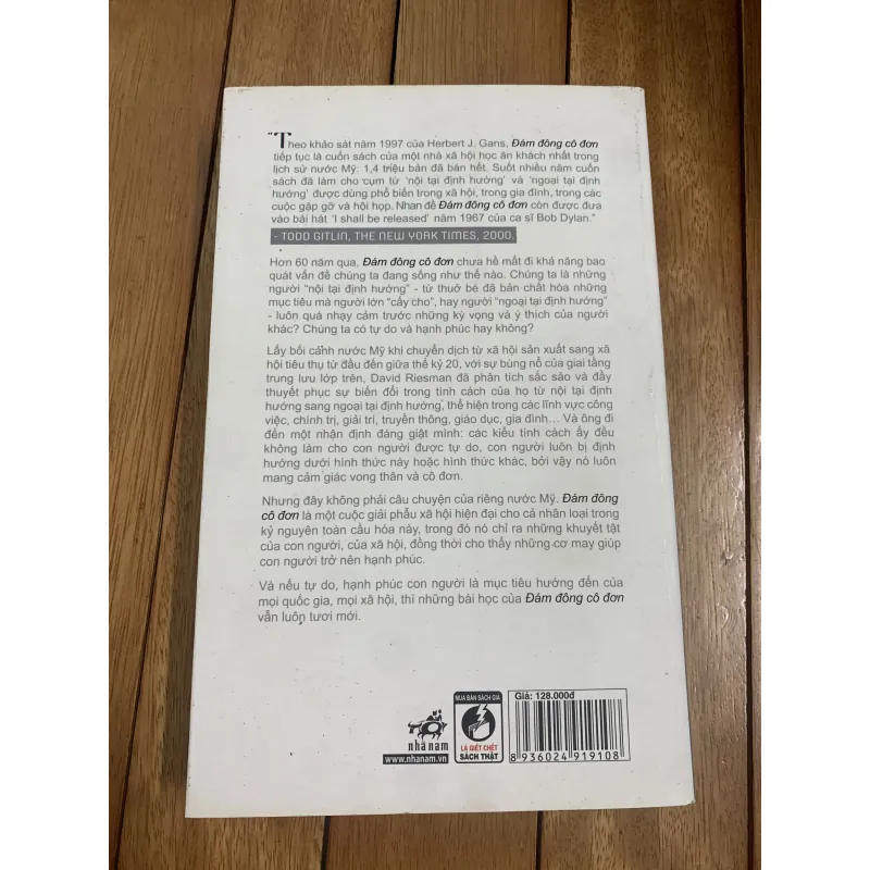 Đám đông cô đơn 790194