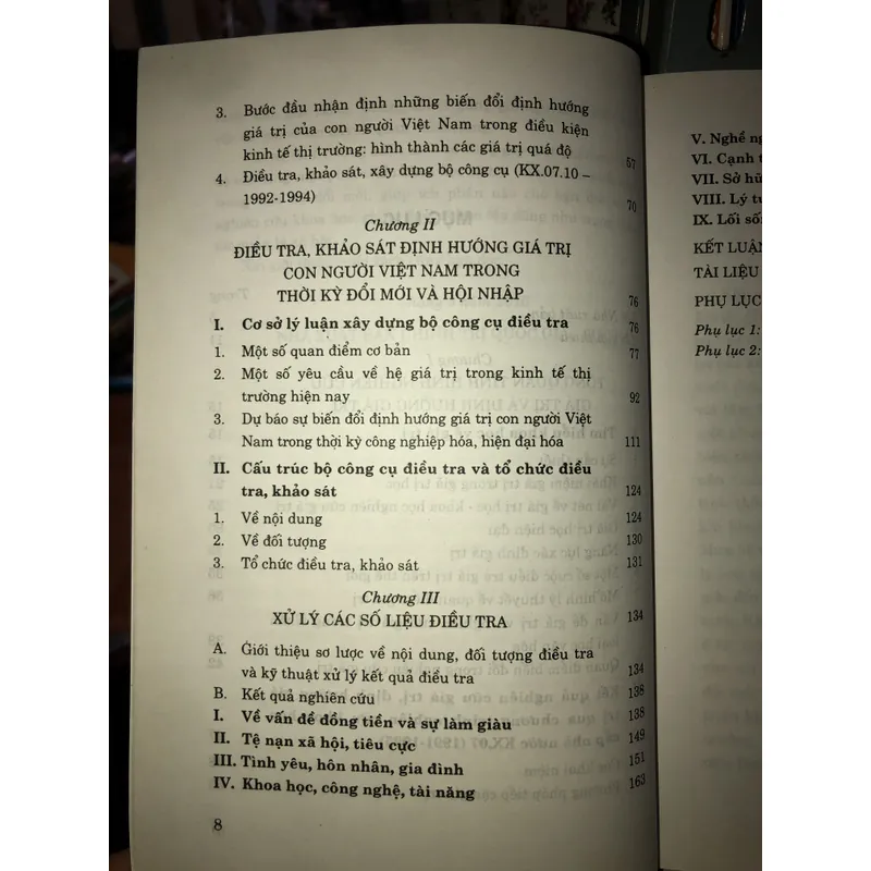 Định hướng giá trị con người Việt Nam thời kỳ đổi mới và hội nhập  673955