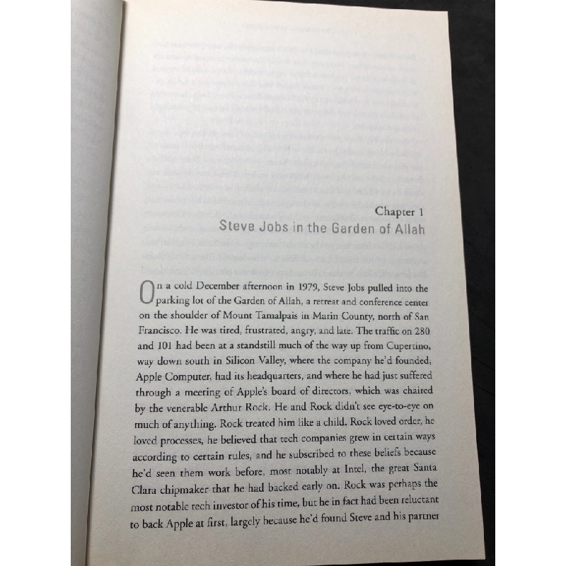 Becoming Steve Jobs mới 85% bẩn nhẹ Brent Schlender, Rick Tetzeli HPB1408 NGOẠI VĂN 350403