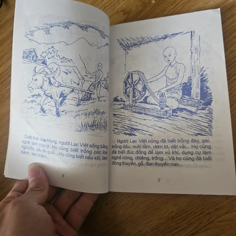 Truyện tranh lịch sử và sơ đồ địa lý Việt Nam
 703780