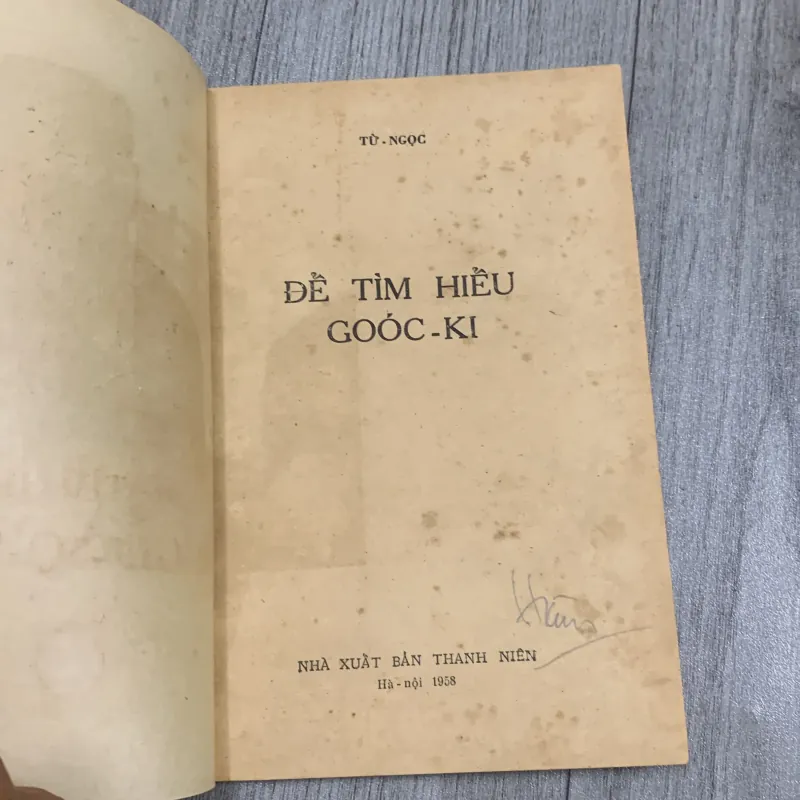 Để tìm hiểu gooc ki - từ ngọc 1958. 10a1 1025688