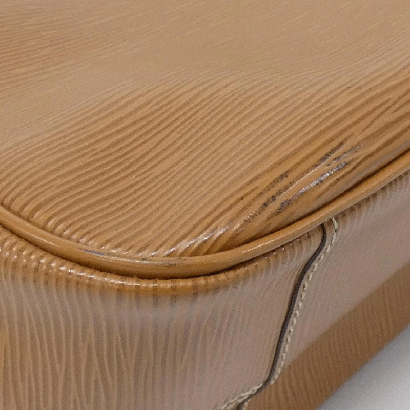 Túi Louis Vuitton Epi Passy PM M5926I 617810