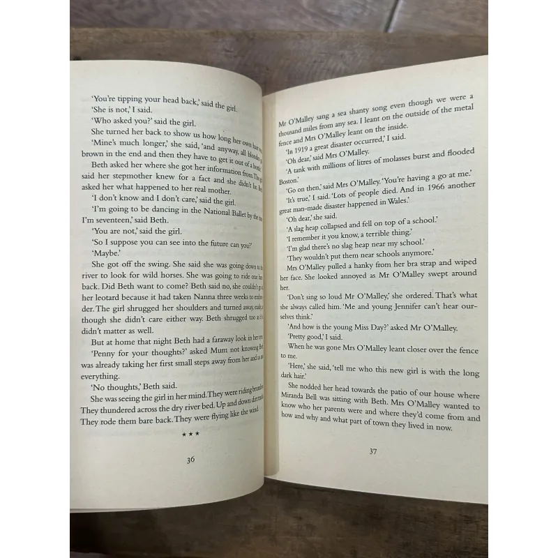 The Anatomy of Wings - Karen Foxlee 746389