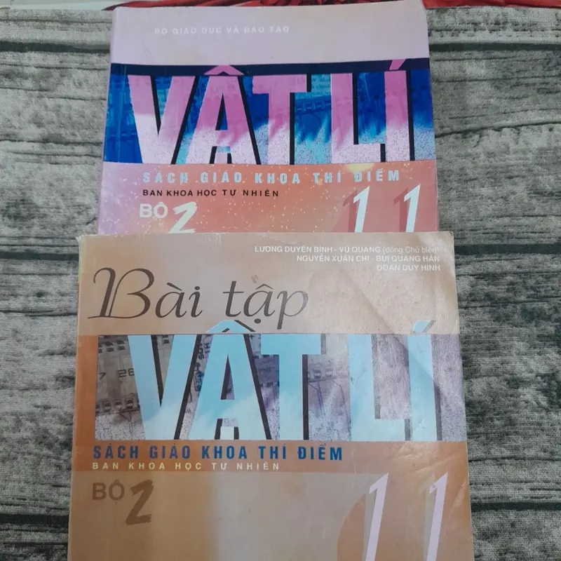 Vật lý và Bài tập Vật lý 11. Ban Khoa học tự nhiên. Chủ biên Giáo sư Lương Duyên Bình... 735486