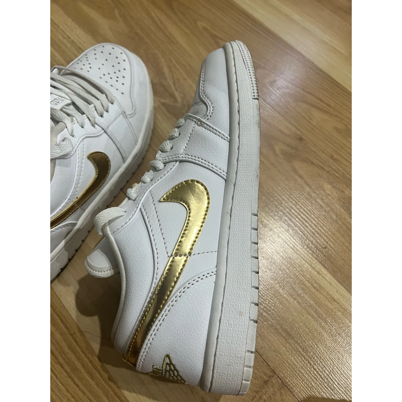 Bán giày nike rep 1:1 , mua nhầm size bị kích, đi đc đúng 2 lần, giá mua mới 1tr350  332144