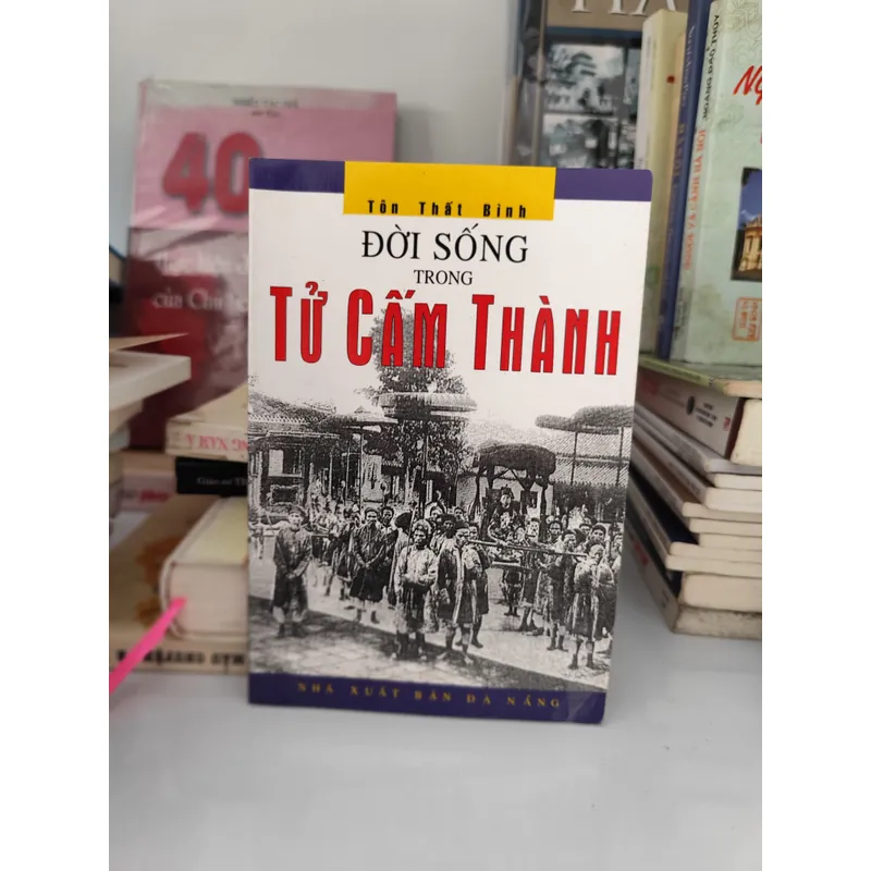 Tôn Thất Bình Đời sống trong Tử Cấm Thành 604423