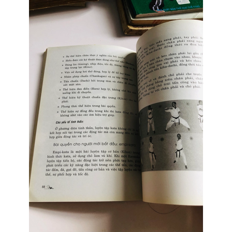 📚 SÁCH VỀ KARATE  🥋 542429
