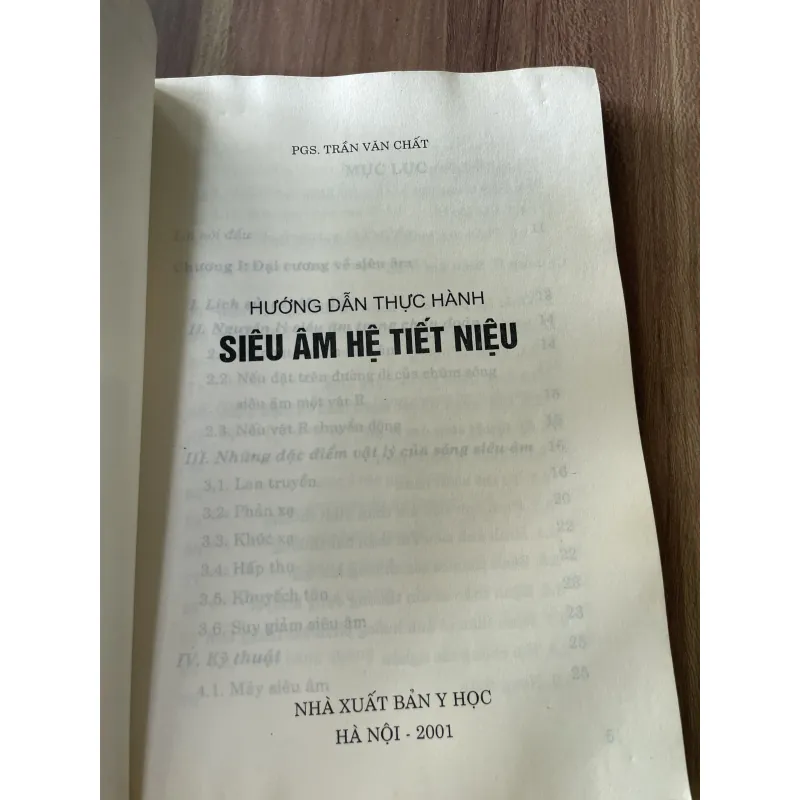 PGS. TRẦN VĂN CHẤT HƯỚNG DẪN THỰC HÀNH SIÊU ÂM HỆ TIẾT NIỆU - 2001 797608
