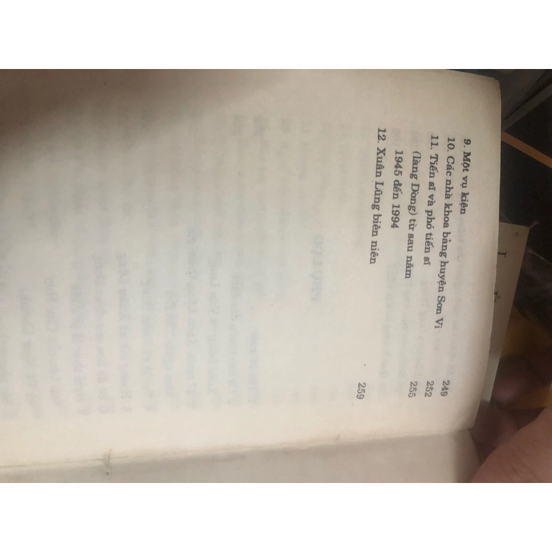kẻ dòng nội truyện: có chữ ký tác giả in 1995 446097