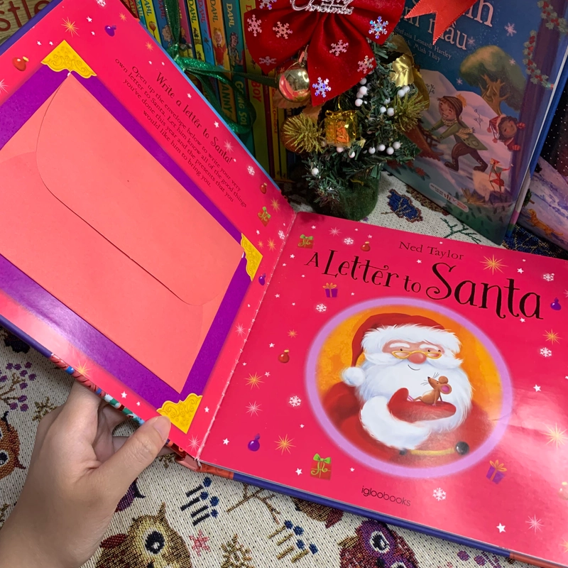 Sách tranh A Letter to Santa, còn đủ thư, Used, 85%, sờn mép, Quà tặng Mori 357413