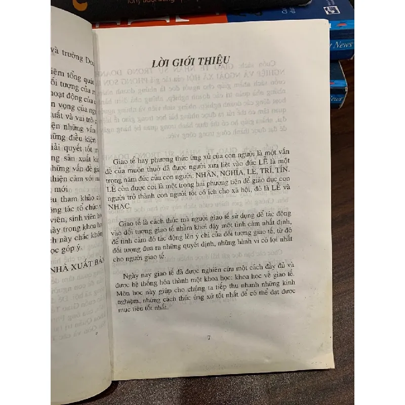 Giao tế nhân sự trong kinh doanh- Phong Sơn Lê Nhật Trung 695794