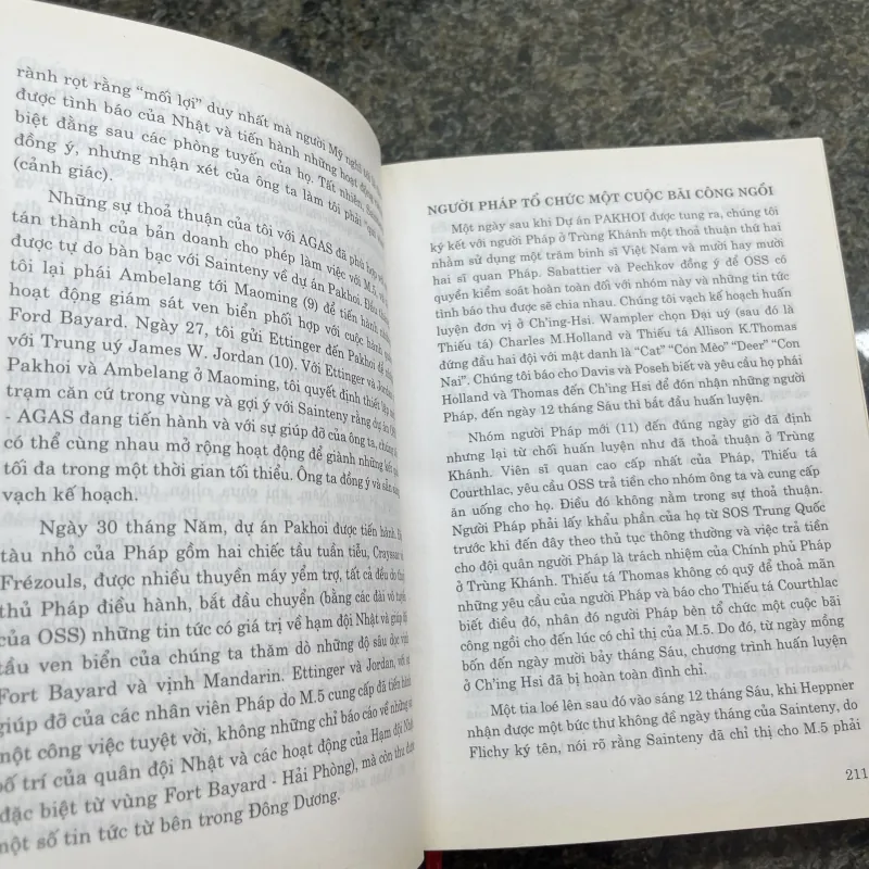 Why Vietnam Tại sao Việt Nam Archimedes L.A. Patti bìa cứng 777972