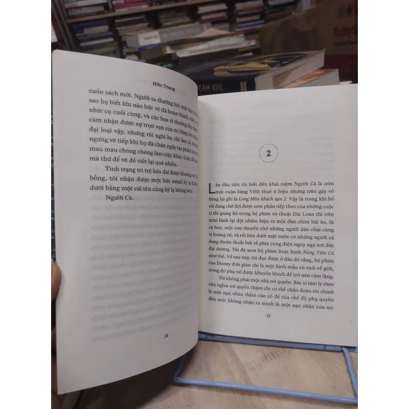 Sách: Quán bar trong bụng cá voi - TG: Hiền Trang (B3) 993412