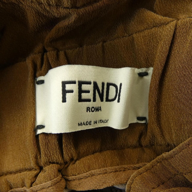 Quần short FENDI - Hàng hiệu Authentic 655317