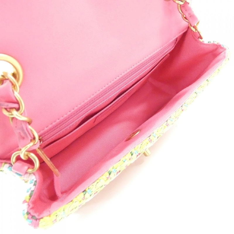 Túi xách chéo Chanel 69900 613048