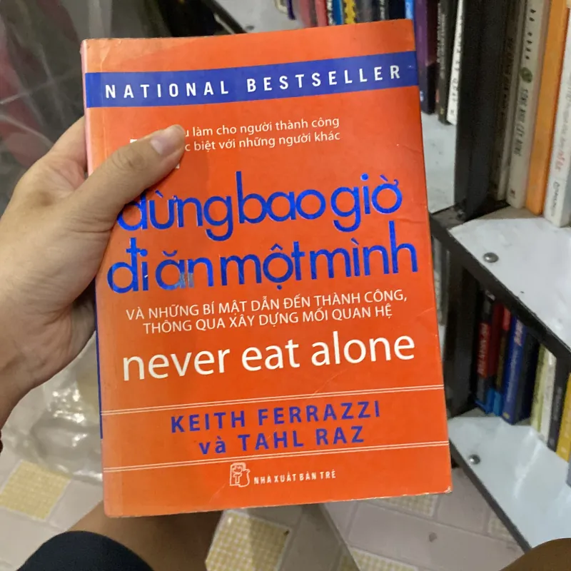 Đừng bao giờ đi ăn một mình  790537